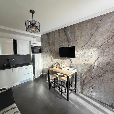 Magnifique Vue Mer - 2 Pieces Climatise Avec Terrasse A Cap Esterel *