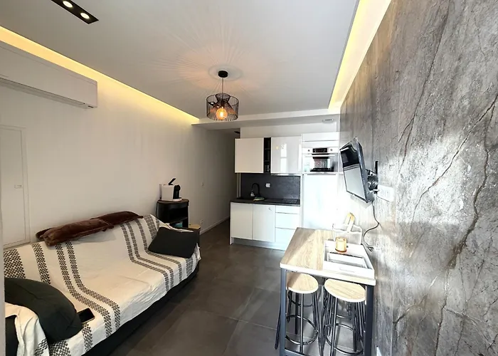 Appartement Magnifique Vue Mer - 2 Pieces Climatise Avec Terrasse A Cap Esterel