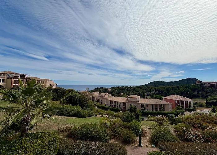 Appartement Magnifique Vue Mer - 2 Pieces Climatise Avec Terrasse A Cap Esterel