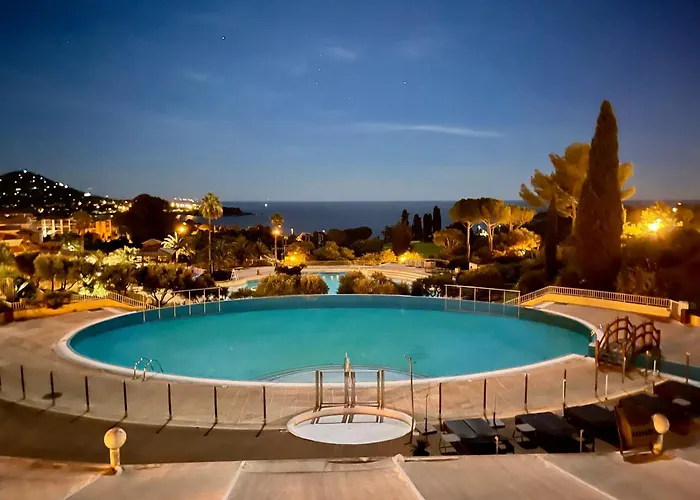 Magnifique Vue Mer - 2 Pieces Climatise Avec Terrasse A Cap Esterel Appartement *